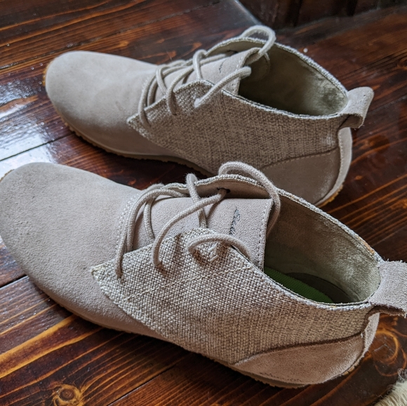 Eddie Bauer Desert Boots - Picture 2 of 6